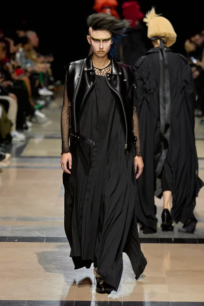 Look 19